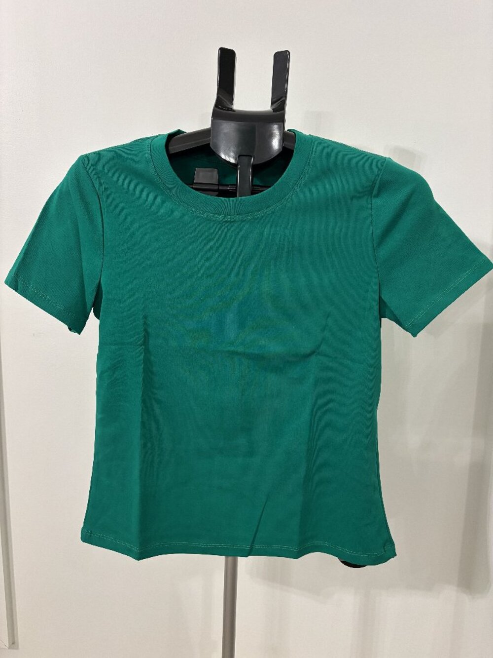 Women's slim fit stretch t-shirt in kelly green. NEW Size M